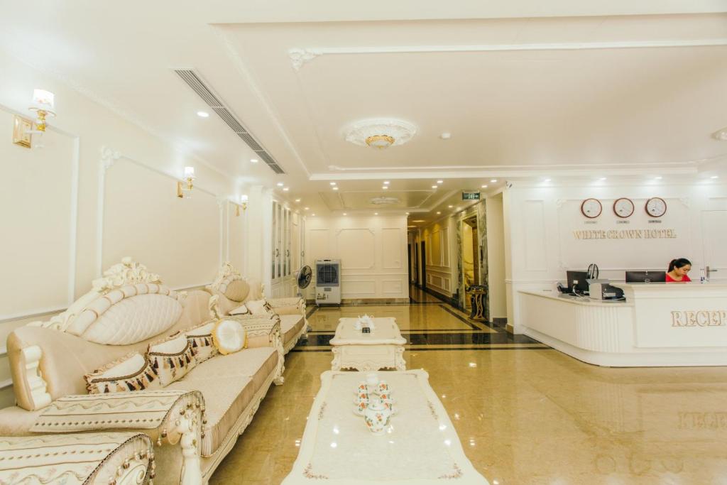White Crown Hotel Ha Long – Ha Long Bay